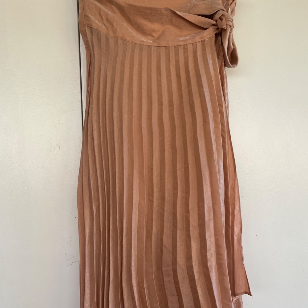 Asymmetrical skirt
